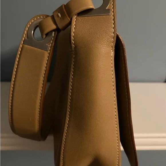 Salvatore Ferragamo Camel Brown Leather Shoulder Bag - Picture 3 of 10